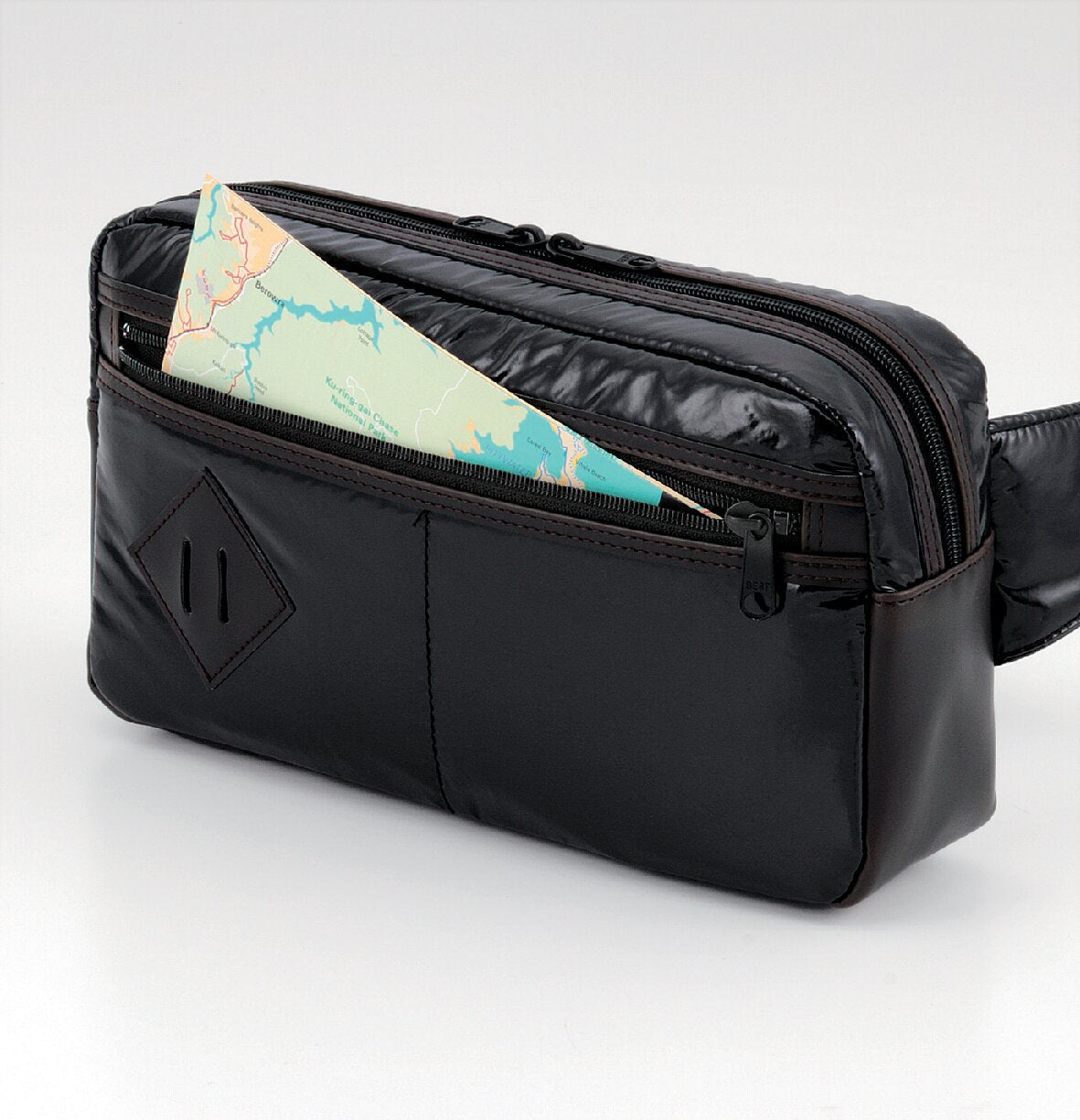 Nylon waist bag &lt;Black&gt;